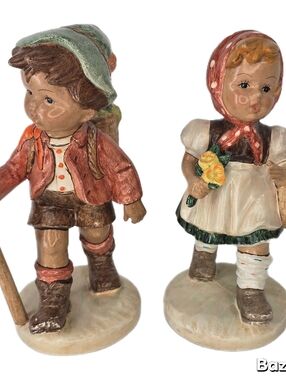 Vintage Set Of 2 Boy & Girl 1980's Figurines
Ceramic KnickKnacks Trinkets Green